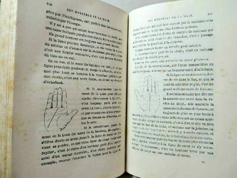 Les mystères de la main, révélés et expliqués. Ad. Desbarrolles