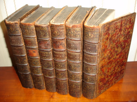 OEUVRES COMPLETTES de M. DE SAINT-FOIX, Hisftographe des ordres du Roi. Poullain de Saint-Foix 