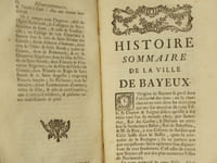 Histoire sommaire de la Ville de Bayeux, Précédé d'un Discours préliminaire sur le Diocèse de ce Nom, suivi du Procès-verbal des Ravages commis par les Protestants en 1562 et 1563, et, en seconde pièce, l'Etat de tous les Bénéfices du Diocèse. Ce Pouillé est connu sous le nom de "Livre Pelut"