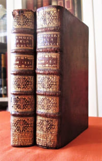 MÉMOIRES HISTORIQUES, POLITIQUES, CRITIQUES ET LITTÉRAIRES. Ouvrage imprimé sur la propre Manuscrit de l'Auteur. Tomes 1-2