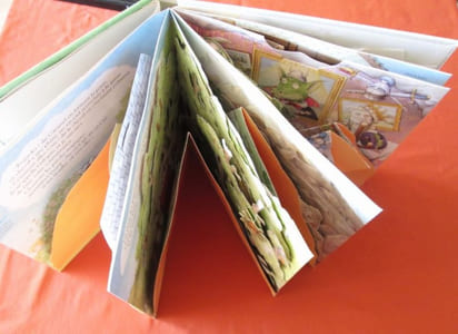 Trois petits chats dans la forêt enchantée.- Livre pop-hop.