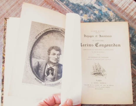 Voyages et aventures du capitaine Marius Cougourdan commandant le trois mats la bonne mère du port de Marseille avec le portrait du capitaine dessiné ...
