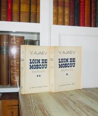 Loin de Moscou, roman traduit du russe par Maya Minoustchine.