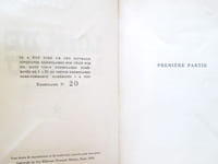 Loin de Moscou, roman traduit du russe par Maya Minoustchine.