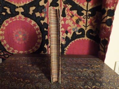Vaux-de-Vire suivis d'un choix d'anciens vaux-de-Vire et d'anciennes chansons normandes, tirés des manuscrits et des imprimés, avec une notice préliminaire et des notes philologiques par A. Asselin, L. Dubois, Pluquet, Julien Travers et Charles Nodier.
