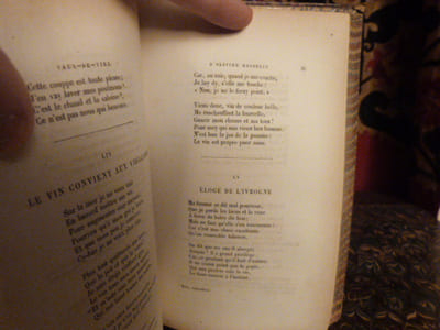 Vaux-de-Vire suivis d'un choix d'anciens vaux-de-Vire et d'anciennes chansons normandes, tirés des manuscrits et des imprimés, avec une notice préliminaire et des notes philologiques par A. Asselin, L. Dubois, Pluquet, Julien Travers et Charles Nodier.

