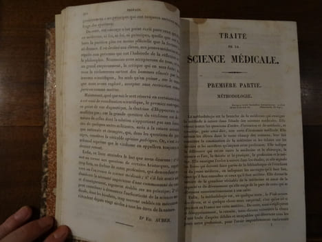 Traité de la Science Médicale, ( Histoire et Dogme), comprenant : un précis de méthodologie ou de médecine préparatoire ; un résumé de l'histoire de ...