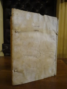 Relacion que Hace el Claustro de la real, y pontifical universidad de Cervera a la S.C.R. Magestad de el rey Nustro Senor Don Fernando Sexto que dios guarde, de las reales exequias que el dia 8 de octbre de 1746 consagro a la eterna memoria de su muy amado, y fndador Don Phelipe quinto que dios goza .
Suivi de : Relacion que hace el clausteo de la real y pontifical universidad de
Cervera al rey nuestro senor don Fernando Sexto, de la festiva pompa con que el dia 4 de diciembre de 1746
aplaudio la exaltacion al throno, y proclamacion de su S.C.R Magestad.