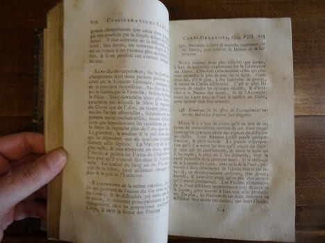 Considérations sur les corps organisés, Où l'on traite de leur origine, de eur développement, de leur Reproduction, etc, et où l'on a rassemblé en ...