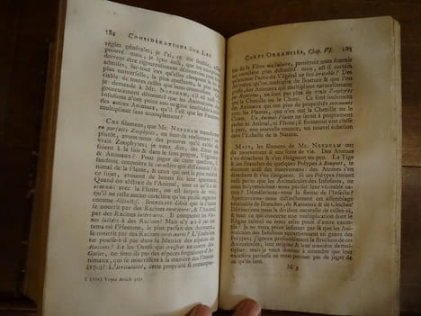 Considérations sur les corps organisés, Où l'on traite de leur origine, de eur développement, de leur Reproduction, etc, et où l'on a rassemblé en ...