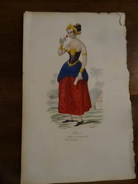 Lithographie XIXème en couleurs représentant une Dame de la Haute société de Java.. undefined