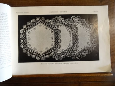 Le Crochet - IIIème Série, Bibliothèque D.M.C.. undefined