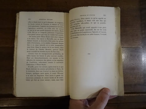 Stendhal épicier ou Les Infortunes de Mélanie.. Arbelet, Paul.