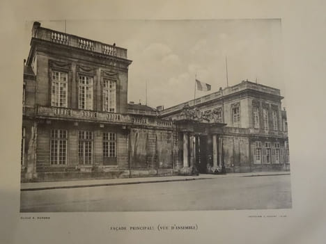 L'Hôtel de l'Intendance de Champagne, aujourd'hui Préfecture de la Marne.
. Berland, J.
