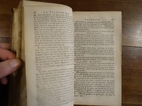 Secrets concernant les arts et métiers. [Le Teinturier parfait].. [Anonyme]