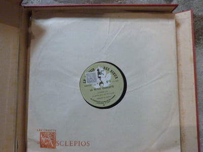 Le plaisir des Dieux, Chansons de Salles de Garde, Illustrations de Raymond Lep  avec les 5 disques.