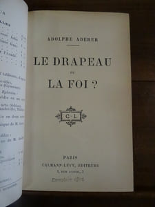 Le drapeau ou la foi ?