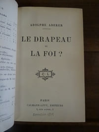 Le drapeau ou la foi ?