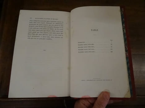 Biographie de Alfred de Musset, sa vie et ses oeuvres. Avec fragments inédits en prose et en vers et lettres inédites.. Musset, Paul de.