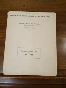 Pochette photographique de propagande française pour l'Algérie.