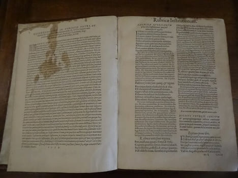 Institutionum civilium libri quatuor, una cum accursii commentariis, ac multorum iuris doctorum annotationibus, iam recens maiore cura, quam unquam ...
