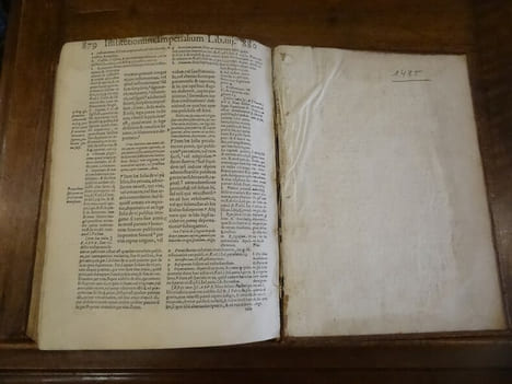 Institutionum civilium libri quatuor, una cum accursii commentariis, ac multorum iuris doctorum annotationibus, iam recens maiore cura, quam unquam ...