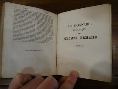Nouvelle biographie classique ou dictionnaire historique et bibliographique des personnages célèbres de tous les siècles et de tous les pays, qui se sont illustrés par leur génie, leurs talents, leurs découvertes, leurs erreurs, leurs vertus ou leurs crimes. Ouvrage rédigé d'après les grands dictionnaires de MM. Michaud, Prudhomme, Chaudon et Delandine, Ladvocat, Feller, Peignot, etc.