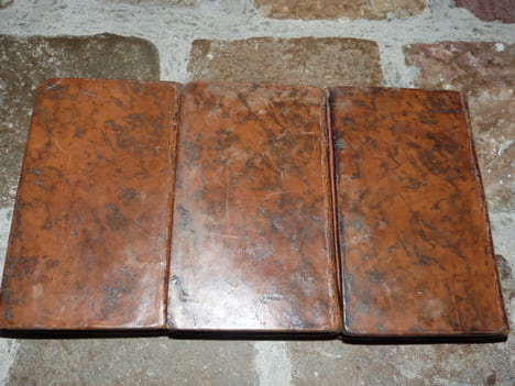 Le porte-feuille d'un homme de gout ou l'esprit de nos meilleurs poètes. Nouvelle édition considérablement augmentée.
. La Porte, Joseph de.