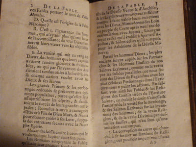 Anonyme, Traité de la Fable contenant un précis de l'histoire des fausses Divinités du Paganisme, dont la connoissance est nécessaire pour l'intelligence des Auteurs : et des instructions tirées des Fables Morales mises en vers françois et proposées d'une manière propre à les faire gouter.