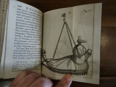 De Calceo antiquo, et Jul. Nigronus de Caliga veterum. Acceserunt et Q. Sept. F l. Tertulliani, Cl Salmasi & A Rubeni scriptus plurima ejusdem ...