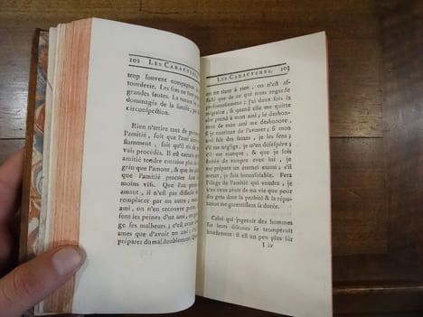 Les Caractères. Avec relié à la suite : Des véritables intérêts de la Patrie.. Anonyme [Puisieux, Madeleine de], Anonyme [de Forges]