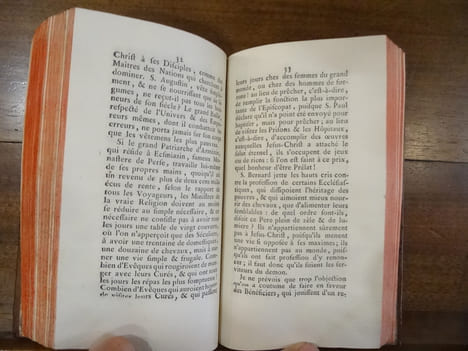 Les Caractères. Avec relié à la suite : Des véritables intérêts de la Patrie.. Anonyme [Puisieux, Madeleine de], Anonyme [de Forges]