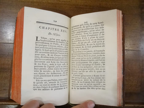 Les Caractères. Avec relié à la suite : Des véritables intérêts de la Patrie.. Anonyme [Puisieux, Madeleine de], Anonyme [de Forges]