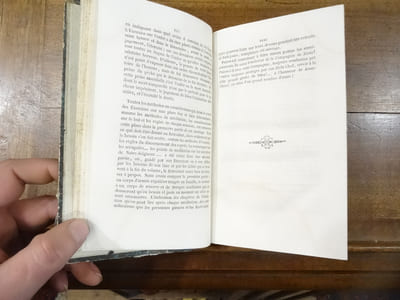 Manrèse, ou les exercices spirituels de Saint Ignace.
