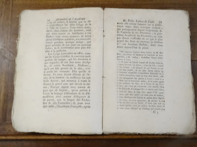 Mémoires de l'académie des belles lettres de Caen.