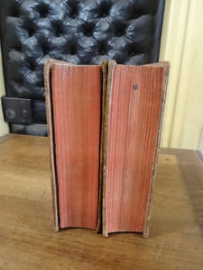 Anecdotes des Républiques, auxquelles on a joint la Savoye, la Hongrie, et la Bohême. Première partie, comprenant Gènes & la Corse, Venise & Malthe, & la Suisse. Seconde partie, comprenant la Flandre & la Hollande, la Savoye, la Hongrie & la Bohême.