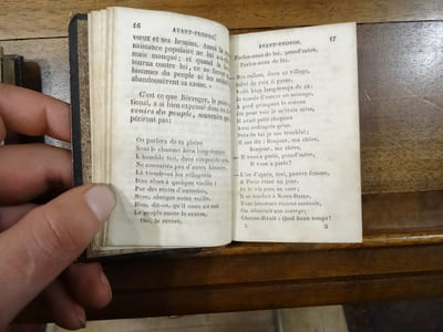 Simple Histoire de Napoléon. D'Après les Notes et Mémoires de MM. Las Cases, de Ségur, Fain, Norvins, Tissot, Bignon et autres Historiens de l'Empire.