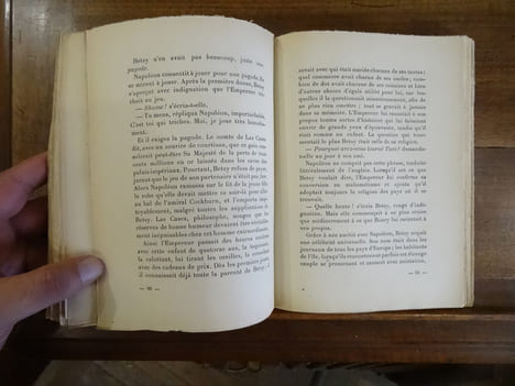 Sainte-Hélène, petite Ile. Traduit du manuscrit russe par Hirchwald.. Aldanov