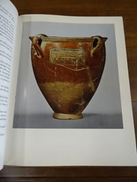 The art of the Hittites. Photographs by Max Hirmer.