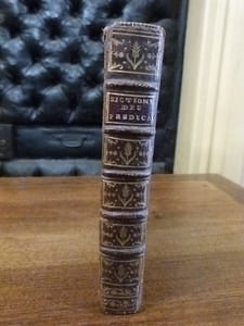 Dictionnaire portatif des prédicateurs françois, dont les sermons, prônes, homélies, panégyriques, et oraisons funèbres sont imprimés. Où l'on a marqué les meilleures éditions qui ont été faites, & les jugemens que les Sçavans en ont portés. Avec de courtes analyses de tous les traités de l'éloquence de la chaire qui ont paru en françois. Ouvrage utile à ceux qui se destinent au ministère de la chaire, & qui veulent se former sur d'excellens modèles.
