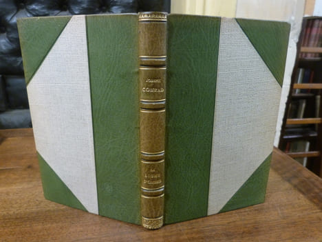 La Ligne d'ombre, une confession. Traduit de l'anglais par Hélène et Henri Hoppenot. Introduction de G. Jean-Aubry.
. Conrad, Joseph.