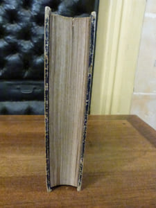 Vie de Sainte Térèse écrite par elle-même, traduite sur le manuscrit original, avec commentaire historique complétant son récit par le P. Marcel Bouix.

