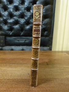 Divisions historiques et chronologiques de l'Histoire Ancienne, pour en faciliter l'intelligence & la mémoire aux enfans. Suivi de "Examen du Discours qui a remporté le Prix de l'Académie Françoise, l'an 1760; ou Lettre à M. Thomas, Professeur au Collège de Beauvais.