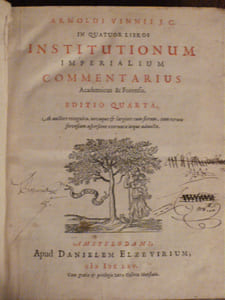 In Quatuor Libros Institutionum Imperialum Commentarius Academicus et Forensis.