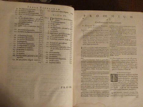 In Quatuor Libros Institutionum Imperialum Commentarius Academicus et Forensis.. Arnoldi Vinnii, J. C
