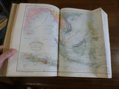 Voyage autour du monde: Australie, Java, Siam, Canton, Pékin, Yeddo, San Francisco.

