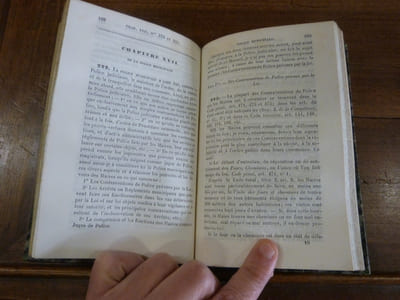 Manuel de Police judiciaire, à l'usage des juges de paix, officiers de gendarmerie, commissaires de police, et surtout des maires et adjoints.
