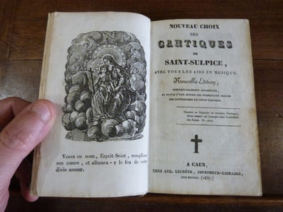 Nouveau choix des cantiques de Saint-Sulpice, avec tous les airs en musique. Nouvelle édition, considérablement augmentée, et suivie d'une notice des principaux usages des catéchismes de cette paroisse.