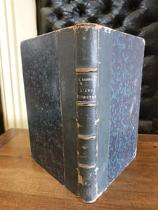 L'Art Equestre, Traité de haute école d'équitation, . Iconographie des allures et des changements d'allures à l'usage des écoles de cavalerie, des haras, des écoles vétérinaires, des sportsmen, des peintres et des sculpteur. Introduction du capitaine Raabe.
