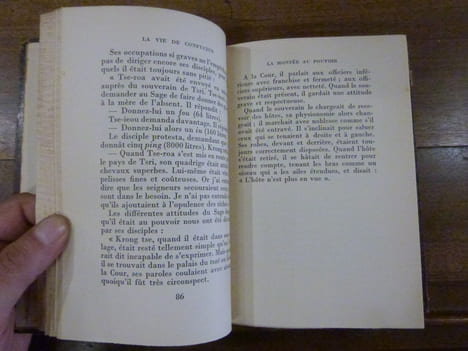 La vie de Confucius avec relié à la suite : Les Préceptes de Confucius.
. Soulier de Morant, Georges